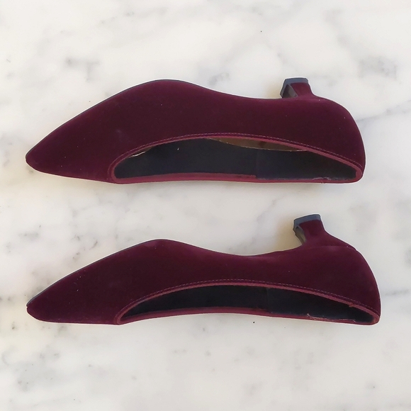 NWOT. Woman's Velour shoes. - Picture 3 of 5